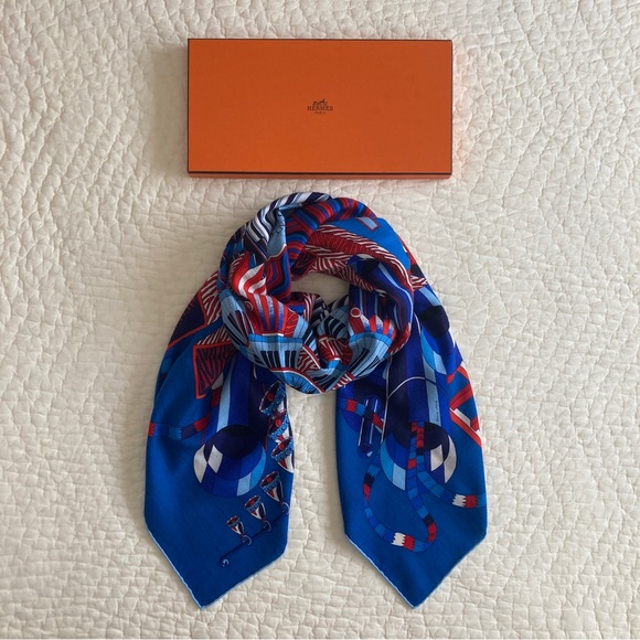 Hermes Point d’Orgue Cashmere Silk Shawl Scarf - Picture 5 of 16